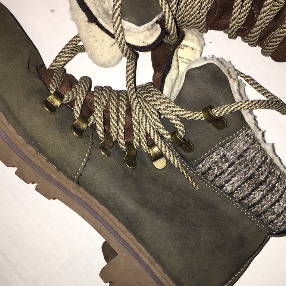 Olive Green Women's Boots with Knit Cuff - Picture 2 of 5